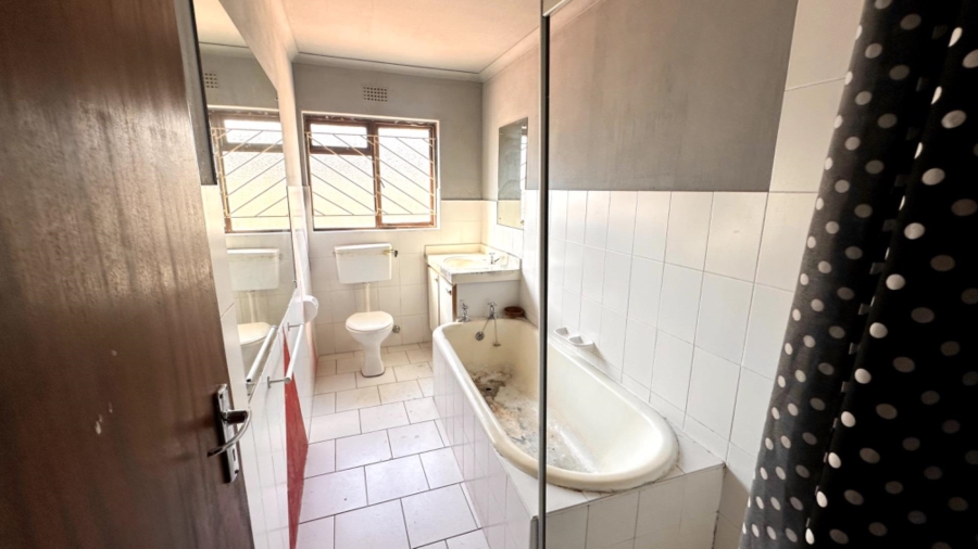 4 Bedroom Property for Sale in Sybrand Park Western Cape